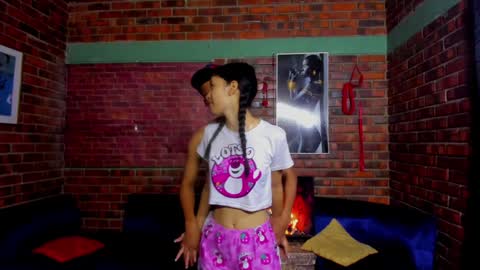 Snapshot of universal_sexx chatting on December 2024 04:36:02 AM ESTRELLA - JACKSSON - MICHAEL - LUCERO online show from December 2024 04:36:02 AM