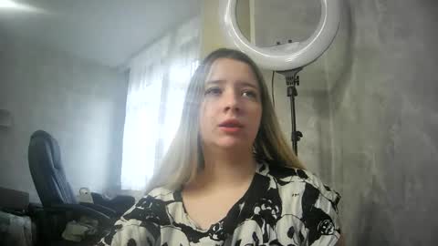 UniverseEmily online show from October 2025 06:04:01 AM