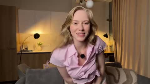UnnaBella online show from June 2026 07:14:02 PM