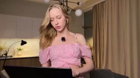 UnnaBella online show from June 2026 07:27:02 PM