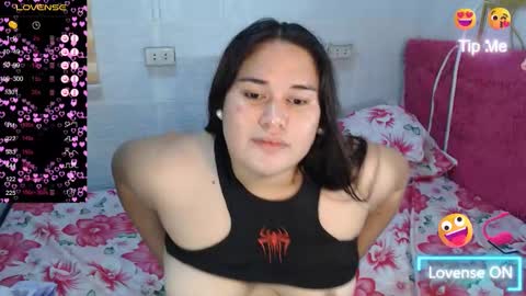 Snapshot of ur_baby_rebbecca chatting on December 2024 12:12:01 PM SINGLE online show from December 2024 12:12:01 PM