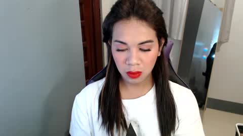 Vee online show from January 2025 02:22:01 AM