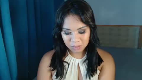 Vee online show from October 2025 03:48:01 AM