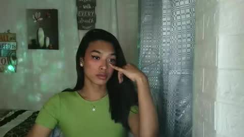 ur_dazzlingmorenaxx online show from January 2026 03:20:02 AM