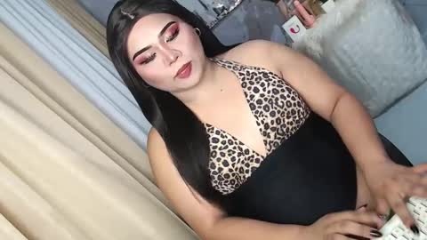 KENDRA CUTIEE online show from January 2026 02:11:01 PM