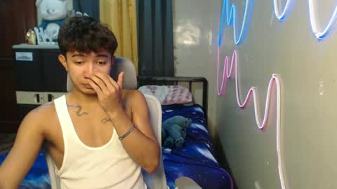 Snapshot of ur_hottestjonny chatting on June 2026 12:58:01 AM jonny online show from June 2026 12:58:01 AM