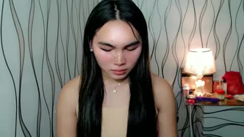 QUEENSY online show from November 2025 01:22:04 PM