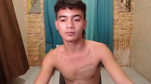 ur_naughtyboy_raphael online show from September 2025 12:18:01 PM