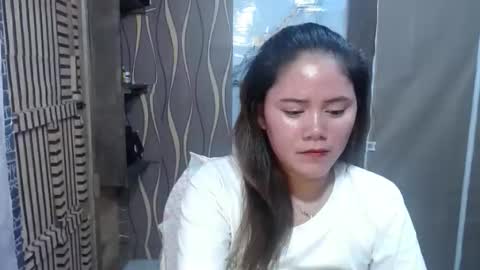 Snapshot of ur_prettymitch chatting on April 2026 08:19:02 AM ur_prettymitch online show from April 2026 08:19:02 AM