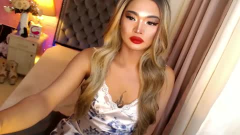 Snapshot of ur_sassygirl chatting on February 2025 10:25:01 PM Kath online show from February 2025 10:25:01 PM