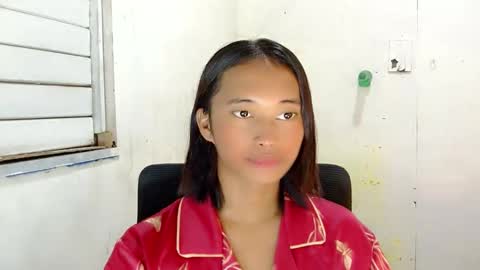 Snapshot of ur_sexyllie chatting on February 2026 04:45:01 AM Ellie online show from February 2026 04:45:01 AM