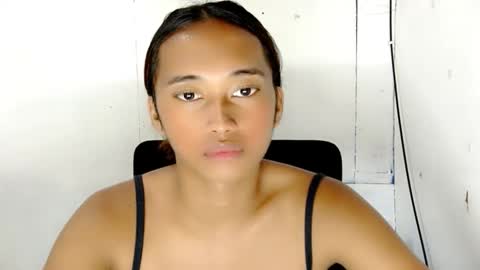 Snapshot of ur_sexyllie chatting on March 2026 05:35:02 AM Ellie online show from March 2026 05:35:02 AM