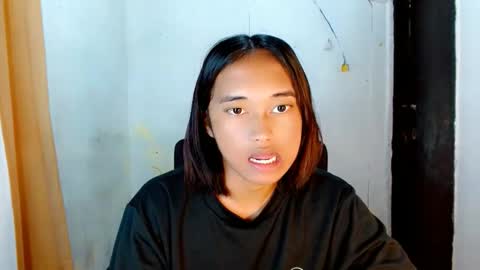 Snapshot of ur_sexyllie chatting on March 2026 09:59:01 AM Ellie online show from March 2026 09:59:01 AM