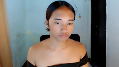 Snapshot of ur_sexyllie chatting on March 2026 12:49:01 AM Ellie online show from March 2026 12:49:01 AM