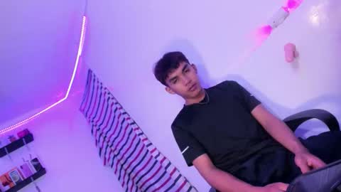 ur_shan21 online show from May 2026 04:18:02 AM
