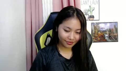 ur_small_girl online show from November 2025 01:51:01 PM