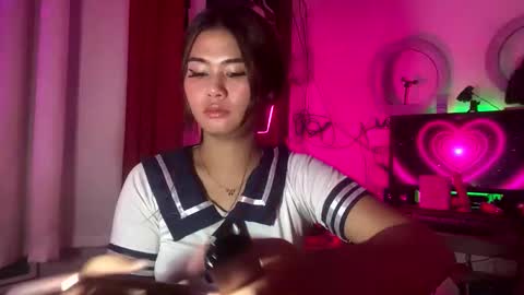 HelloIm  Girly online show from April 2026 12:24:02 AM