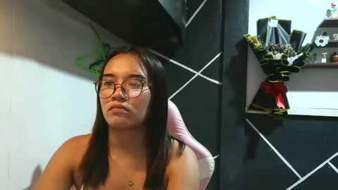 ur_wetwife online show from November 2025 02:50:02 PM