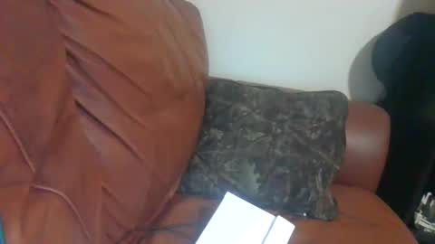 Snapshot of ur_zaddy4now chatting on April 2026 08:43:02 PM ur_zaddy4now online show from April 2026 08:43:02 PM
