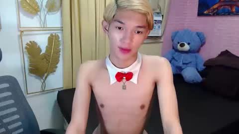 urasian_john20 online show from April 2026 01:59:01 PM