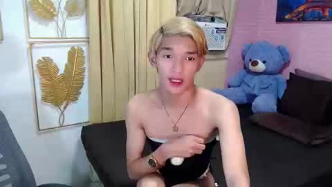 urasian_john20 online show from May 2026 05:39:01 PM