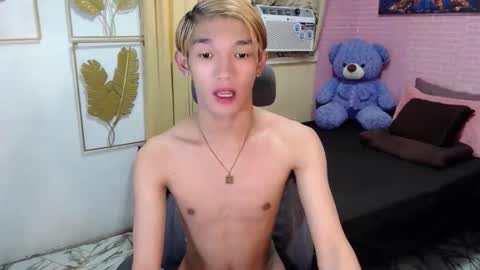 urasian_john20 online show from May 2026 04:32:02 AM