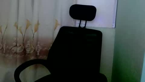 Snapshot of urasian_joy chatting on November 2025 06:54:01 PM urasian_joy online show from November 2025 06:54:01 PM