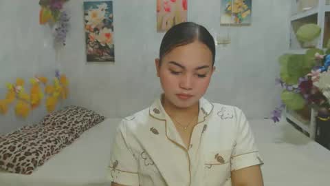 urasian_kat online show from May 2026 07:44:02 PM