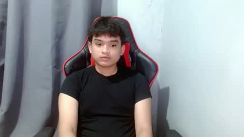 Snapshot of urasian_kentoyxx77 chatting on October 2025 02:23:02 PM Kentoy online show from October 2025 02:23:02 PM