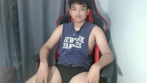 Snapshot of urasian_kentoyxx77 chatting on October 2025 05:54:02 PM Kentoy online show from October 2025 05:54:02 PM