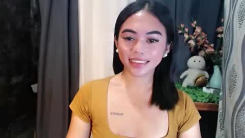 Snapshot of urasiangirl01 chatting on April 2026 10:24:02 AM yesha online show from April 2026 10:24:02 AM