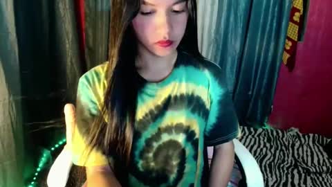 Snapshot of urasiansexbombgirlxxx chatting on March 2026 01:38:01 PM Elizabeth online show from March 2026 01:38:01 PM