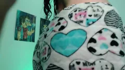 Snapshot of urbaby6irl chatting on February 2025 02:48:02 PM Danielle online show from February 2025 02:48:02 PM