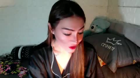 Snapshot of urbabyhot_gurl chatting on December 2024 02:55:01 PM QUEEN ANGEL online show from December 2024 02:55:01 PM