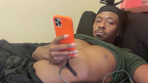 Snapshot of urbandick5 chatting on October 2025 12:03:01 PM urbandick5 online show from October 2025 12:03:01 PM