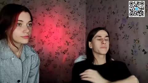 Snapshot of urbankai_ chatting on November 2025 10:44:02 PM Lisa and Vlad online show from November 2025 10:44:02 PM