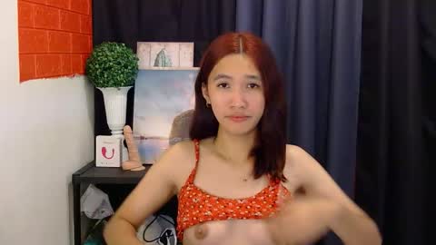 Snapshot of urblossom_princess chatting on April 2026 01:14:01 AM urblossom_princess online show from April 2026 01:14:01 AM