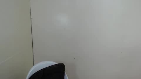 Snapshot of urcutie_asianboy chatting on October 2025 07:29:01 AM KEN online show from October 2025 07:29:01 AM