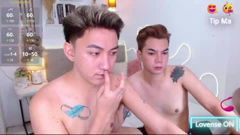 Snapshot of urdeityoflove_ chatting on October 2025 11:00:01 AM rose and khristine online show from October 2025 11:00:01 AM