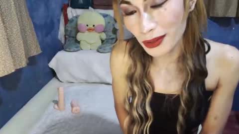 Snapshot of urdream_angela chatting on December 2025 10:01:01 AM Hot Angel online show from December 2025 10:01:01 AM