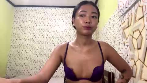 ayumi reacher online show from April 2026 07:35:01 AM