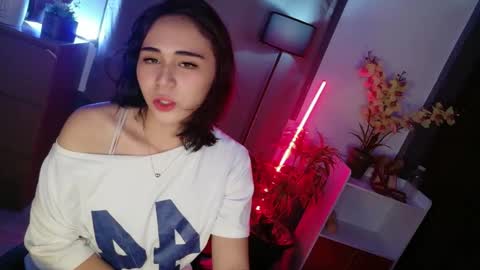 Snapshot of urfave_bbgirl chatting on April 2026 12:18:02 PM urfave_bbgirl online show from April 2026 12:18:02 PM