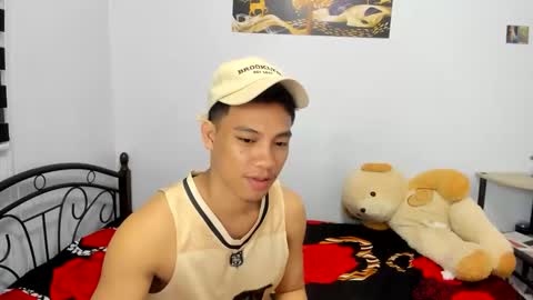 urfucker_vinz online show from May 2026 01:17:02 PM