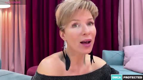 Snapshot of urgoddessjenny chatting on January 2025 06:45:02 PM Jenny online show from January 2025 06:45:02 PM