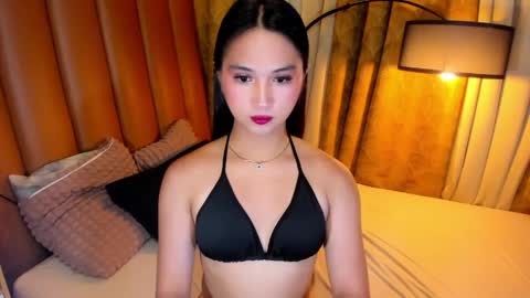 Snapshot of urgorgeous_matty chatting on April 2026 04:45:01 AM BigCockSelfsuckerForYou online show from April 2026 04:45:01 AM