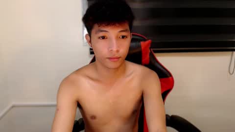 Snapshot of urhotethanxx chatting on November 2025 05:55:02 PM Ethan online show from November 2025 05:55:02 PM