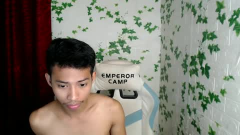 Snapshot of urhotfuckingass chatting on January 2025 03:32:02 AM richard online show from January 2025 03:32:02 AM