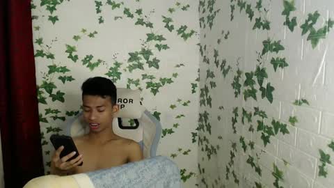 Snapshot of urhotfuckingass chatting on January 2025 03:06:02 AM richard online show from January 2025 03:06:02 AM