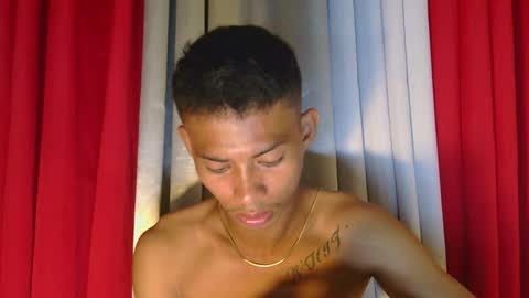 Snapshot of urhotfuckingass chatting on October 2025 12:44:02 AM richard online show from October 2025 12:44:02 AM