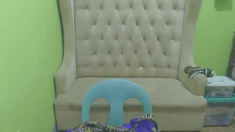 urhotmomzoey online show from April 2026 07:04:01 PM